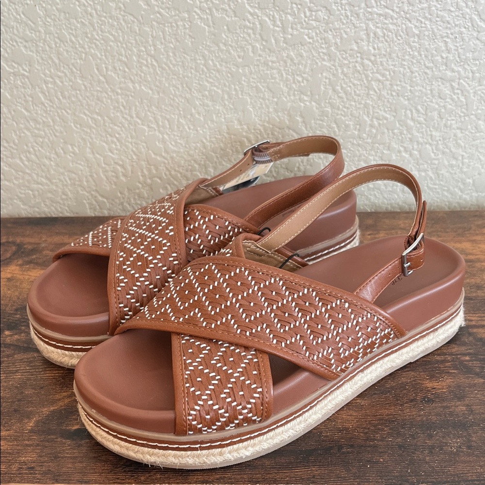 🆕 Universal Thread Elisa Platform Sandals